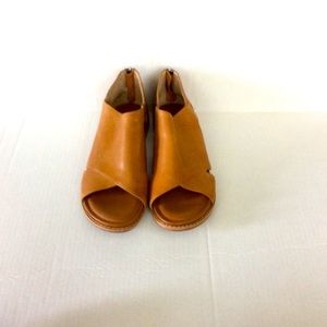 Sofft leather sandals